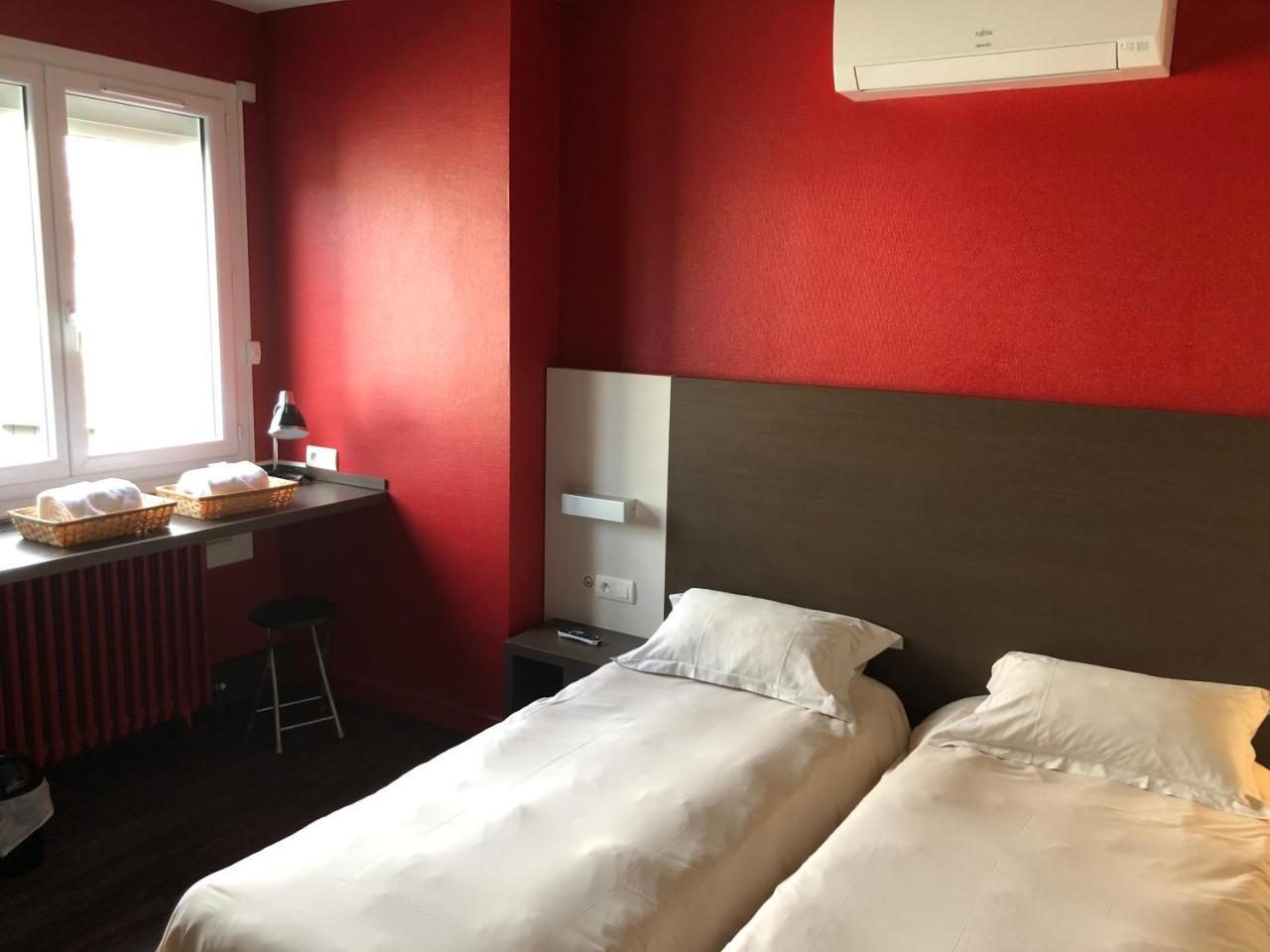 La Hourquie Cafe Hotel Morlaas Luaran gambar